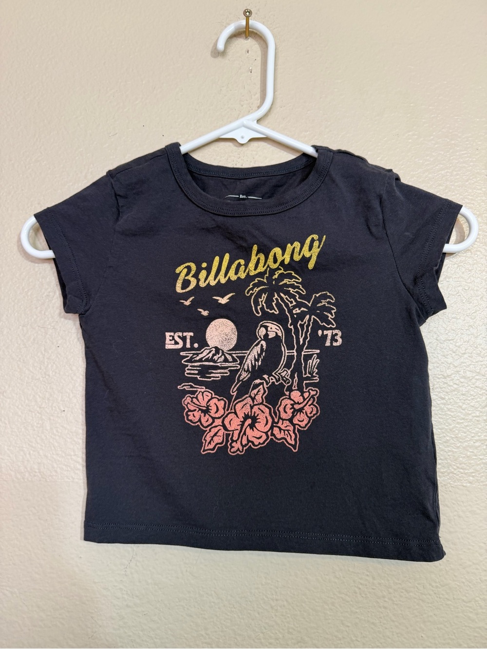 Billabong Girls' small Black Tropical Graphic Tee